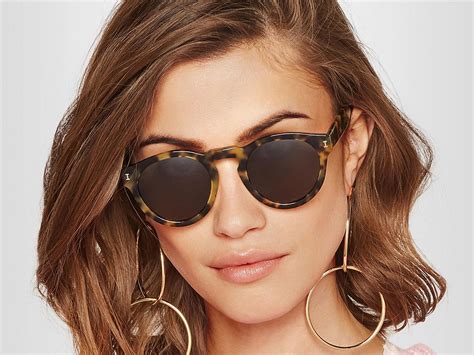 What Are the Best Sunglasses for Roun.